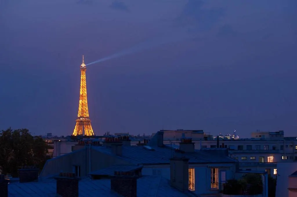Apartmán Eiffel Tower View And Terrace Paříž Ubytování v soukromí