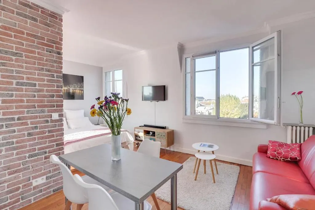 Eiffel Tower View And Terrace Apartment Paris