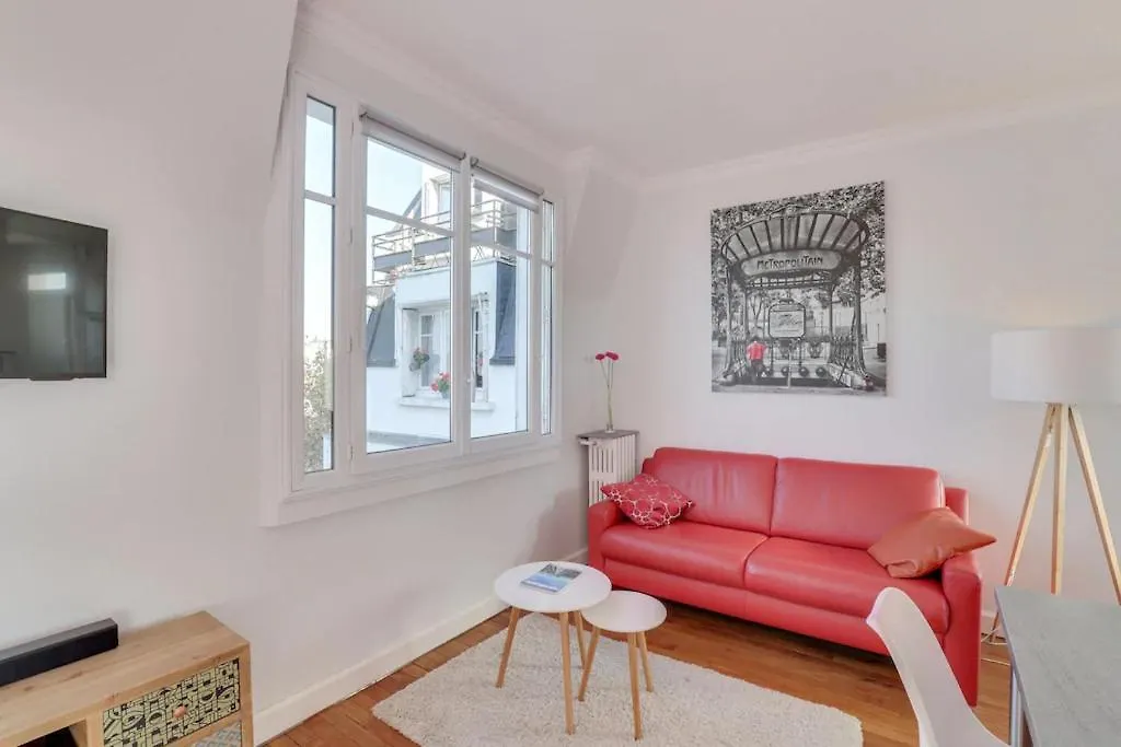 Eiffel Tower View And Terrace Apartment Paris 0*,  France